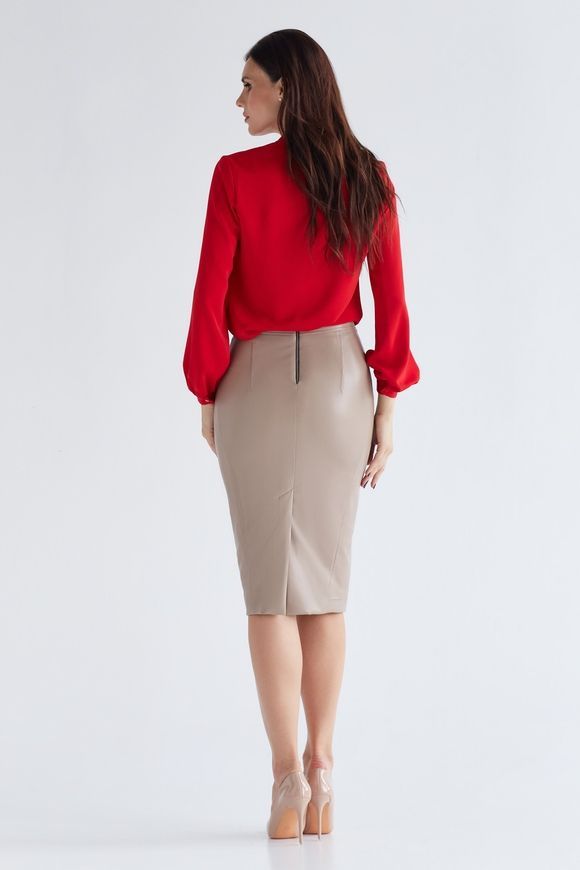 Червона шовкова блуза від BYURSE, 48, Червоний, Шовк, Позасезонний, Блуза, Одяг, Однотонний, Блузи\топи, 1 кг., Да, Україна, 95% шовк, 5% еластан, Довгий рукав, Гудзики, Оверсайз, На ґудзиках, V подібний виріз, Діловий, З манжетами